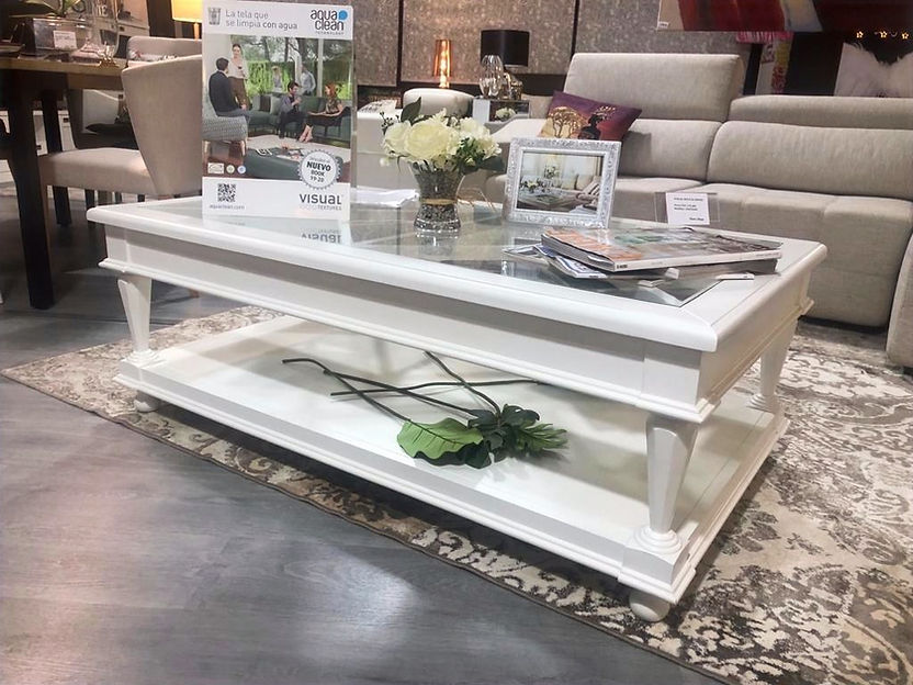 Mueble expuesto en la tienda Dama Divano