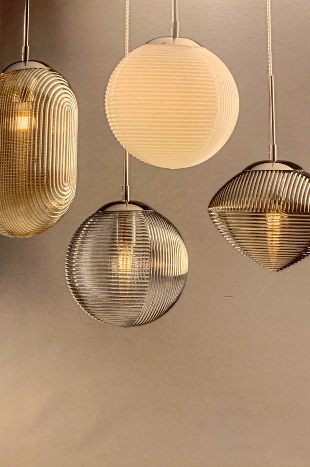 Iluminación decorativa en la tienda Dama Divano