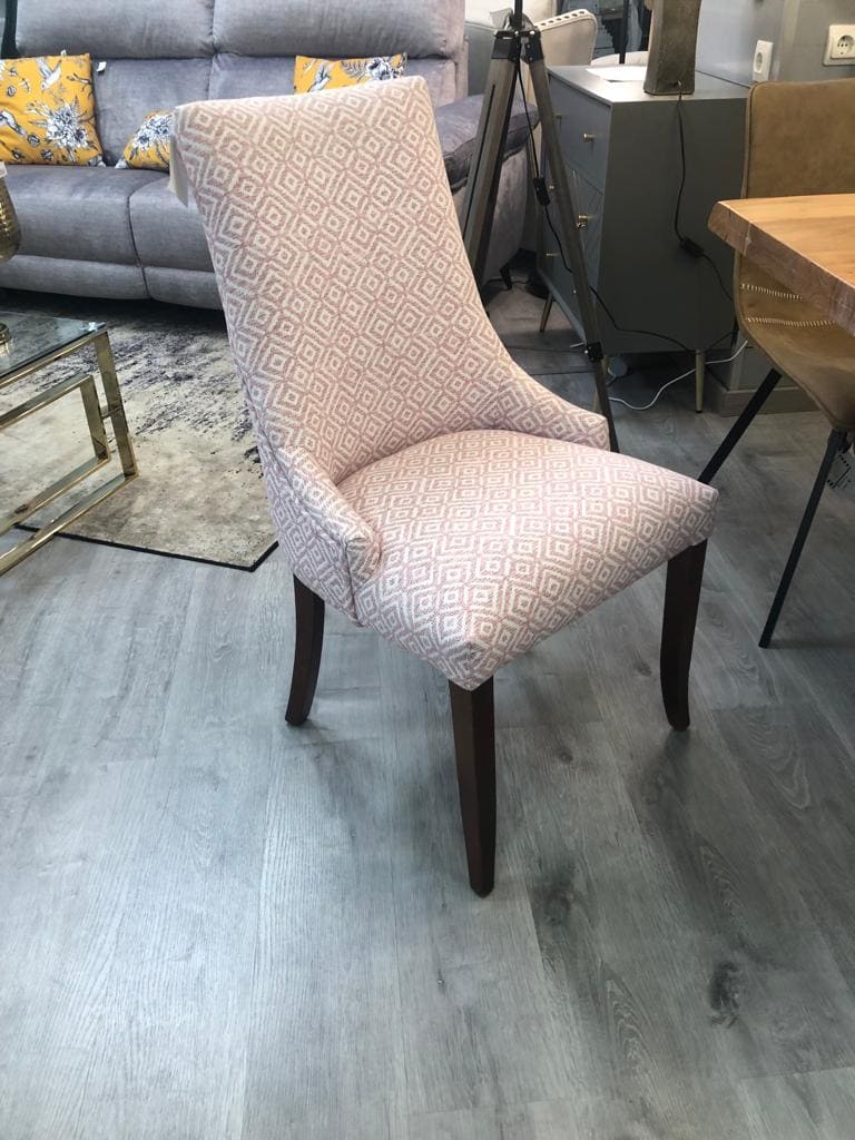 Sillas en el showroom de Dama Divano