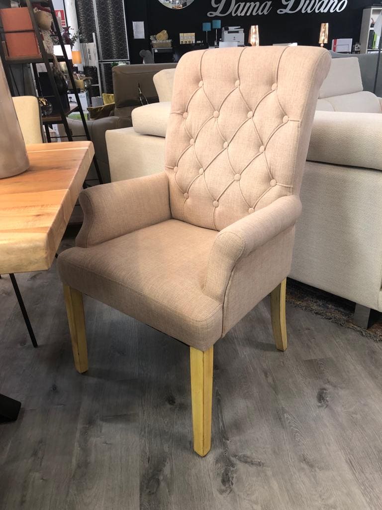 Silla tapizada en la tienda Dama Divano